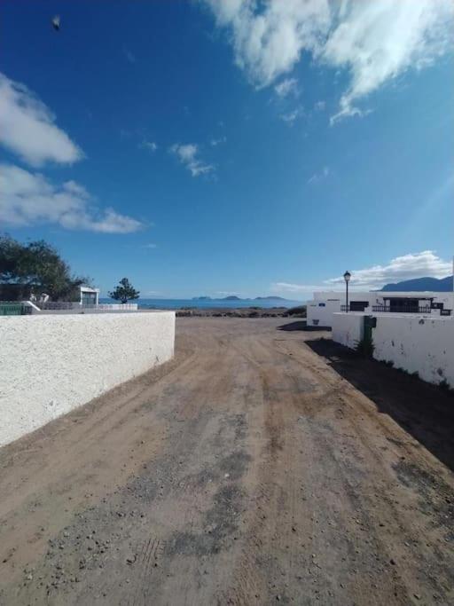 Famara, Apto. En Zona Tranquila A 200M Del Mar. Apartamento Exterior foto