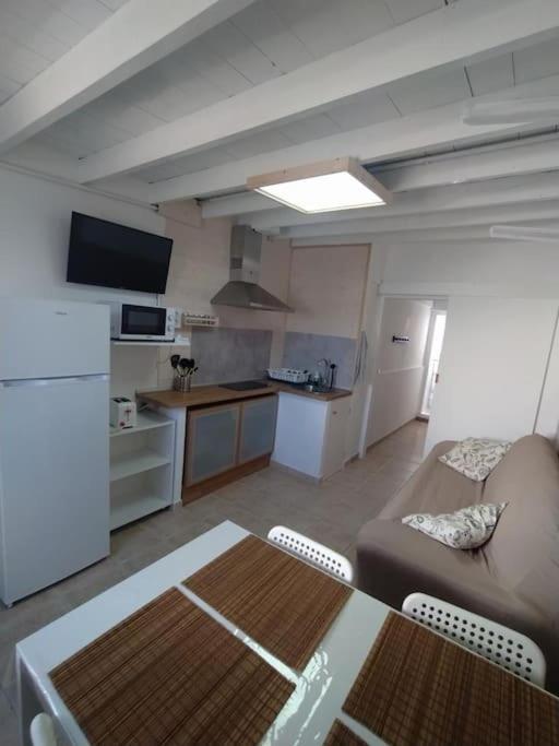 Famara, Apto. En Zona Tranquila A 200M Del Mar. Apartamento Exterior foto