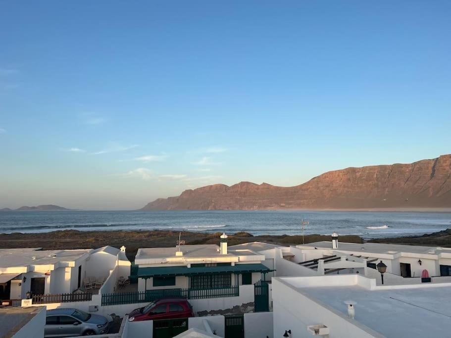 Famara, Apto. En Zona Tranquila A 200M Del Mar. Apartamento Exterior foto