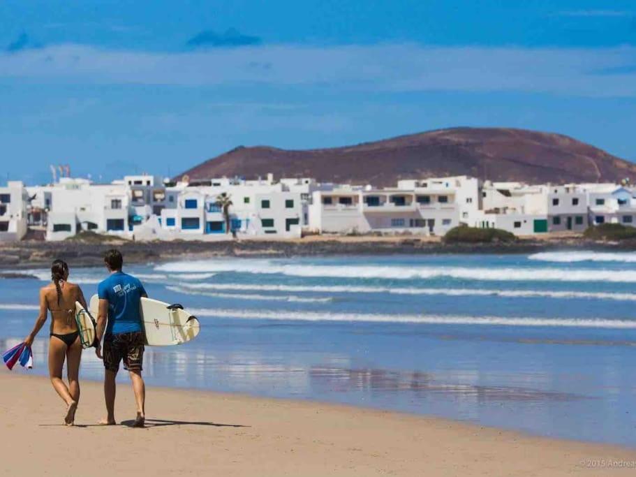 Famara, Apto. En Zona Tranquila A 200M Del Mar. Apartamento Exterior foto