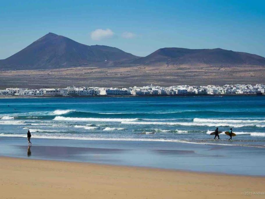 Famara, Apto. En Zona Tranquila A 200M Del Mar. Apartamento Exterior foto