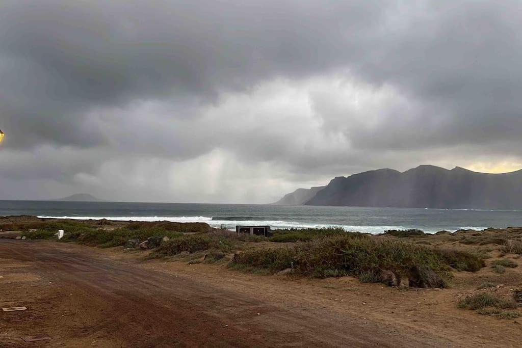 Famara, Apto. En Zona Tranquila A 200M Del Mar. Apartamento Exterior foto